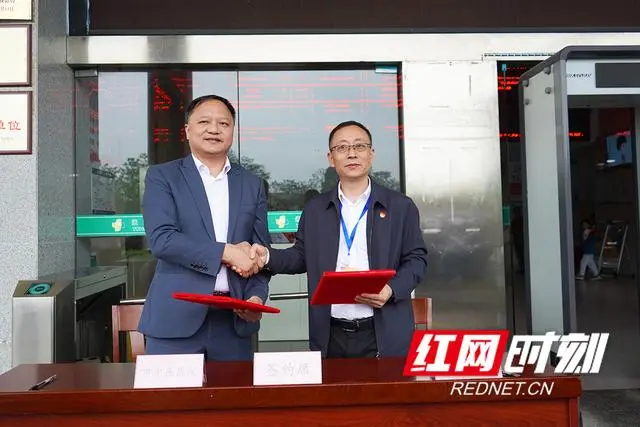 永州市中医医院与市脑科医院医联体共建合作签约暨揭牌仪式在市脑科医院举行 永州市中医医院与市脑科医院医联体共建合作签约暨揭牌仪式在市脑科医院举行